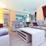 Natasha By Interhome شقة *