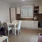 شقة Natasha By Interhome ماكارسكا