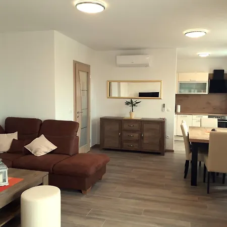 Apartman Natasha By Interhome Makarska
