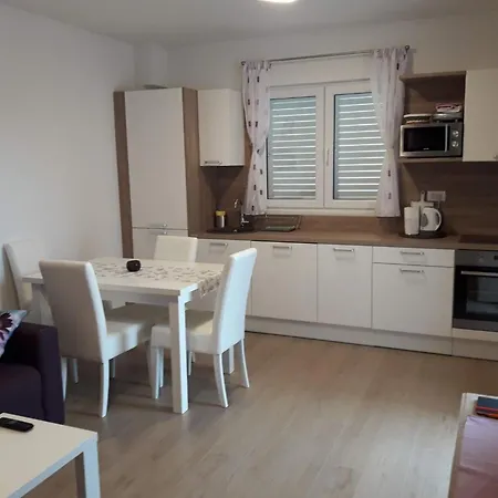 Apartman Natasha By Interhome Makarska