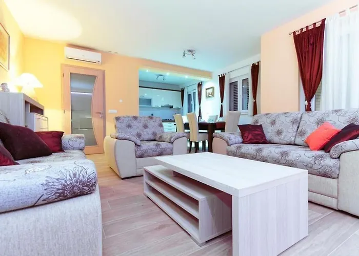 Natasha By Interhome Apartman *