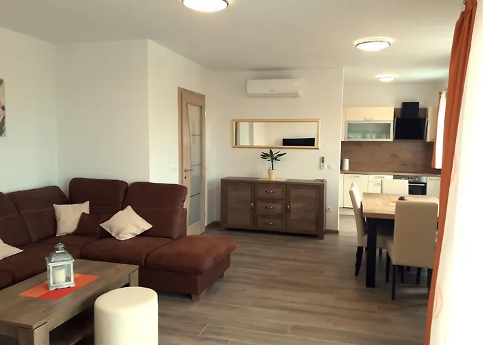 Apartman Natasha By Interhome Makarska